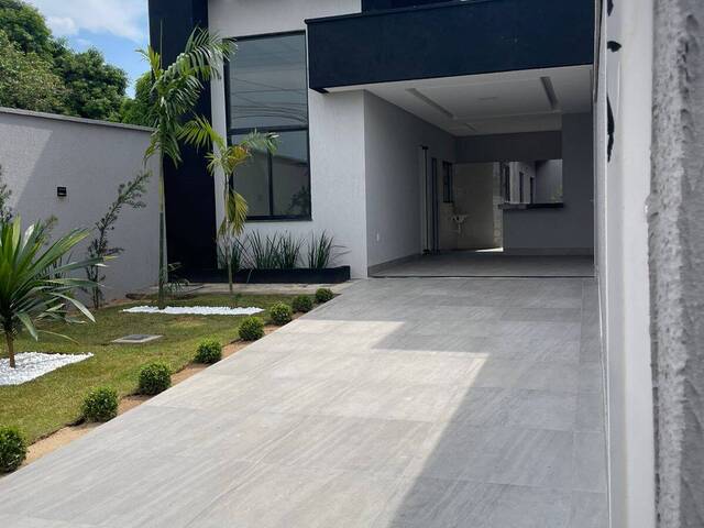 #3228 - Casa para Venda em Aparecida de Goiânia - GO