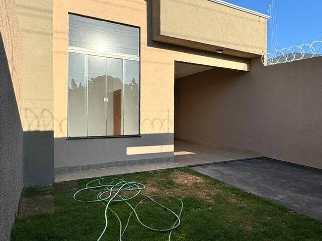 #3293 - Casa para Venda em Aparecida de Goiânia - GO