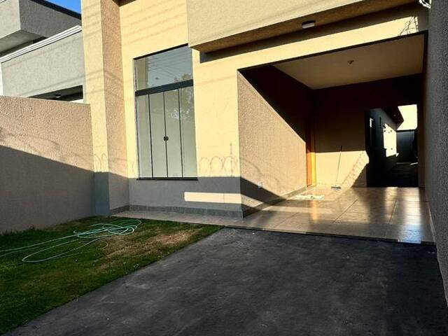 #3293 - Casa para Venda em Aparecida de Goiânia - GO