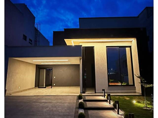 #3301 - Casa em condomínio para Venda em Aparecida de Goiânia - GO
