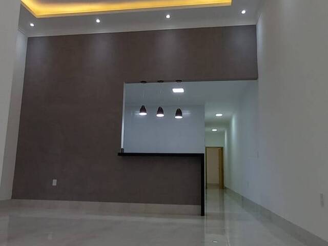 #3311 - Casa para Venda em Aparecida de Goiânia - GO