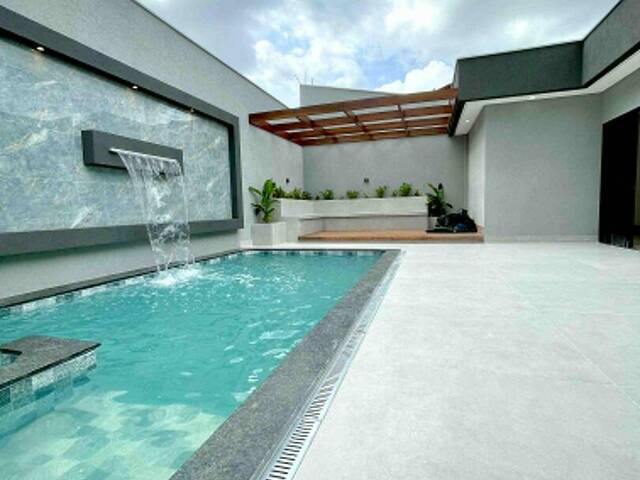 #3490 - Casa para Venda em Goiânia - GO