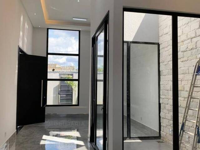 #3526 - Casa para Venda em Goiânia - GO