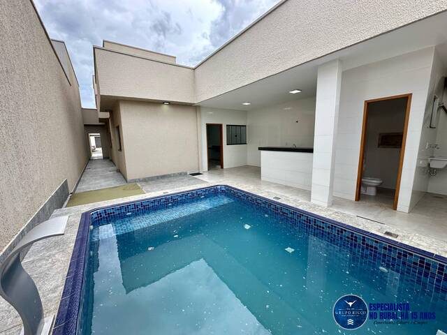 #3527 - Casa para Venda em Aparecida de Goiânia - GO