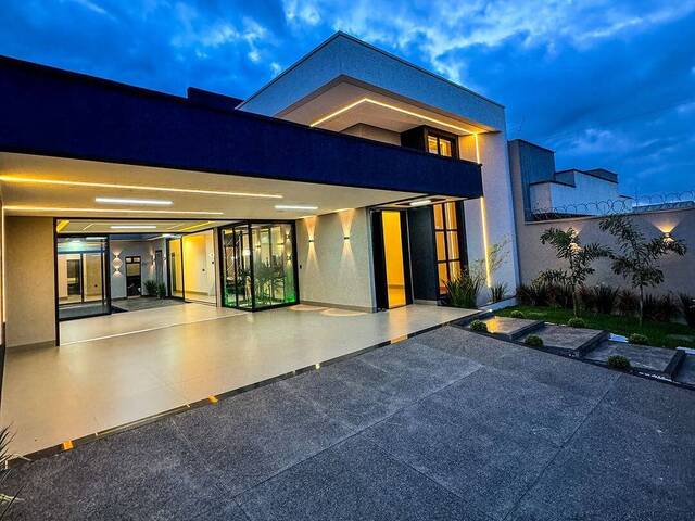 #3528 - Casa para Venda em Goiânia - GO
