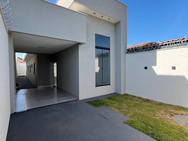 #3724 - Casa para Venda em Aparecida de Goiânia - GO