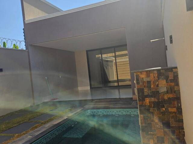 #3727 - Casa para Venda em Aparecida de Goiânia - GO