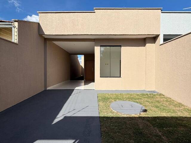 #3741 - Casa para Venda em Aparecida de Goiânia - GO