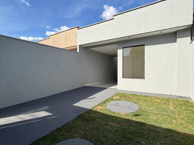 #3742 - Casa para Venda em Aparecida de Goiânia - GO
