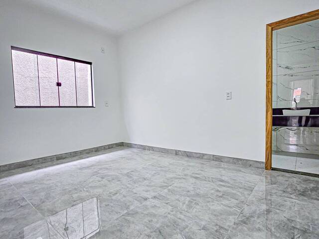 #3746 - Casa para Venda em Goiânia - GO