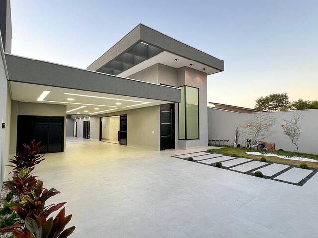 #3775 - Casa para Venda em Goiânia - GO