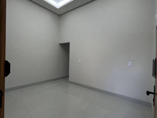 #3795 - Casa para Venda em Aparecida de Goiânia - GO