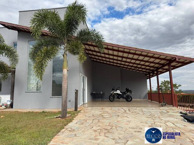 #3802 - Casa em condomínio para Venda em Santo Antônio de Goiás - GO