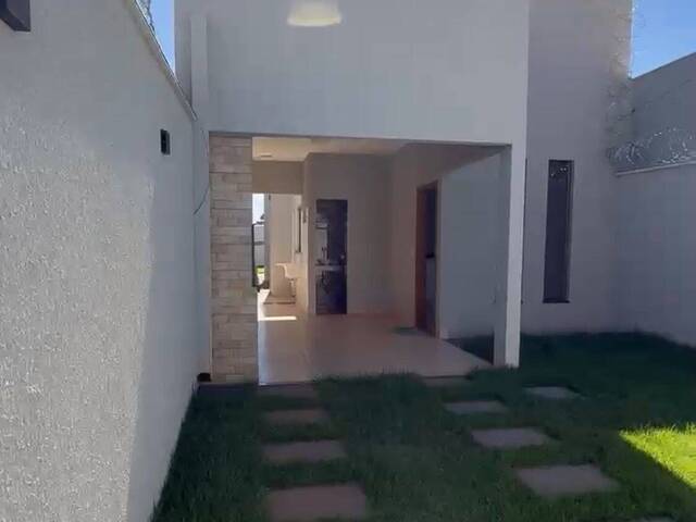 #3809 - Casa para Venda em Aparecida de Goiânia - GO