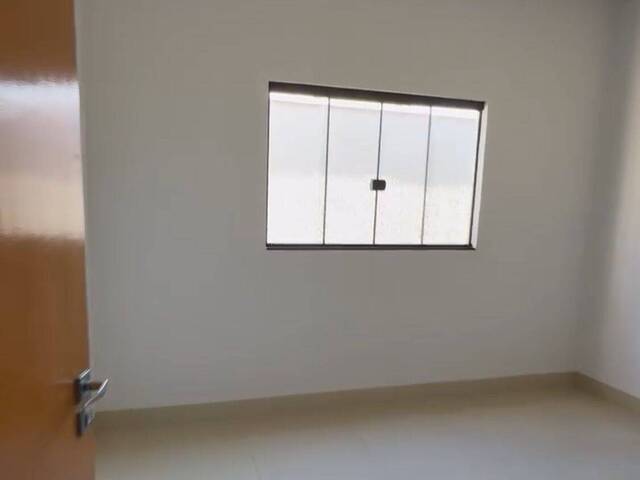 #3809 - Casa para Venda em Aparecida de Goiânia - GO