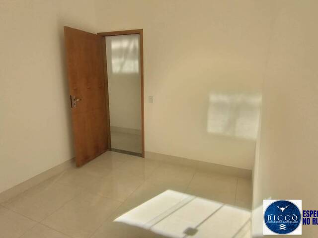 #3810 - Casa para Venda em Aparecida de Goiânia - GO