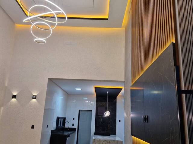 #3811 - Casa para Venda em Goiânia - GO