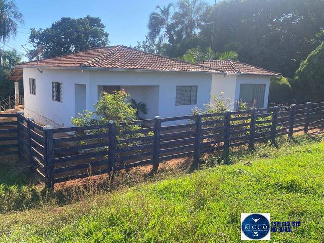 Venda em zona rural - Taquaral de Goiás