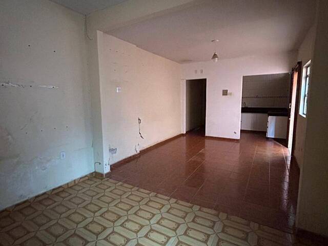 #3825 - Casa para Venda em Goiânia - GO