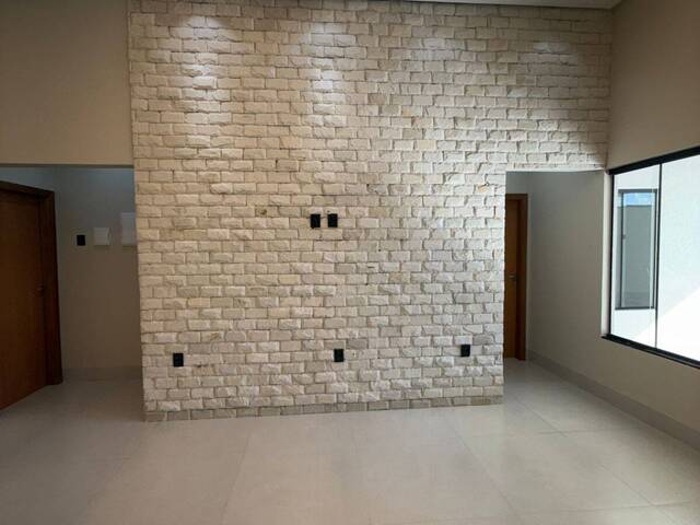 #3828 - Casa para Venda em Goiânia - GO