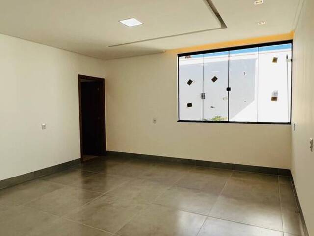 #3831 - Casa para Venda em Goiânia - GO