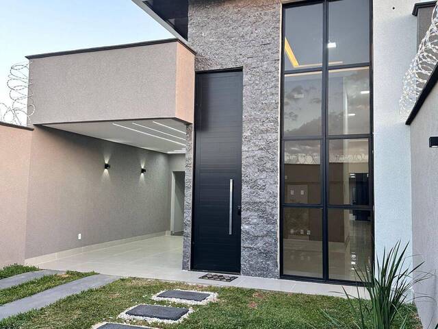 #3844 - Casa para Venda em Aparecida de Goiânia - GO