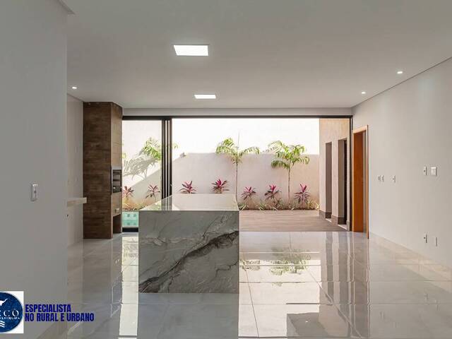 #3897 - Casa em condomínio para Venda em Goiânia - GO