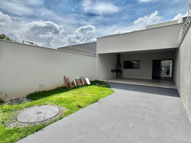 #3912 - Casa para Venda em Aparecida de Goiânia - GO