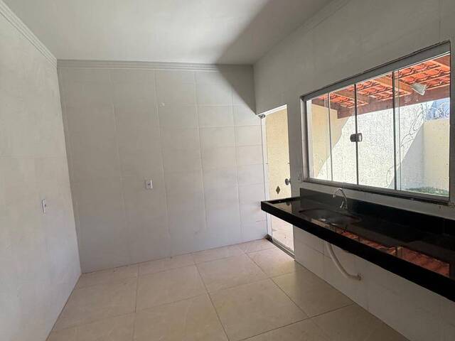 #3922 - Casa para Venda em Aparecida de Goiânia - GO