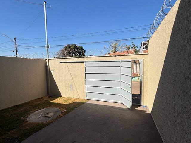 #3922 - Casa para Venda em Aparecida de Goiânia - GO