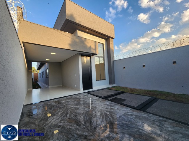 #3923 - Casa para Venda em Aparecida de Goiânia - GO
