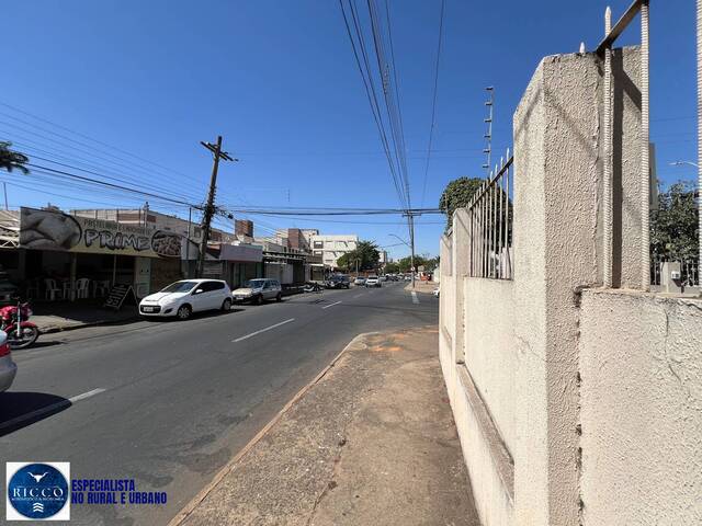 #3957 - Ponto Comercial para Venda em Goiânia - GO