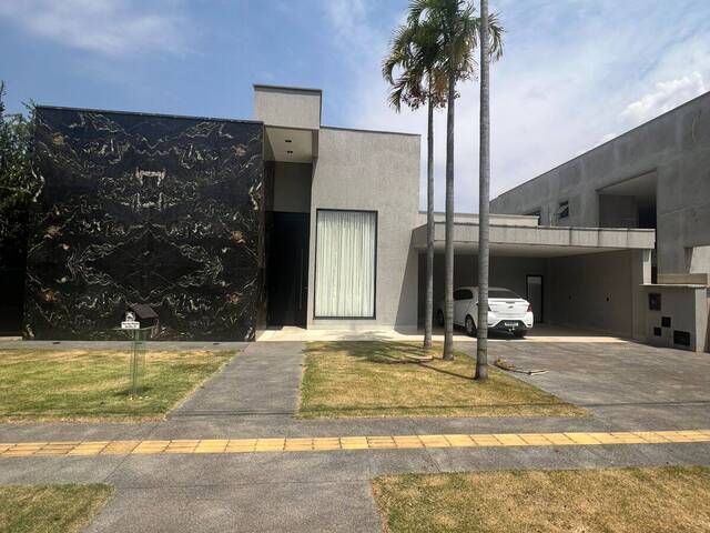 #4017 - Casa em condomínio para Venda em Goiânia - GO