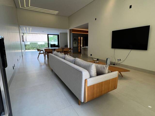 #4017 - Casa em condomínio para Venda em Goiânia - GO