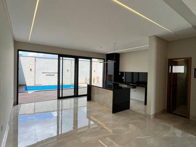 #4041 - Sobrado para Venda em Goiânia - GO