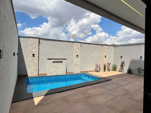 #4041 - Sobrado para Venda em Goiânia - GO