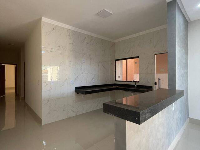 #4051 - Casa para Venda em Aparecida de Goiânia - GO