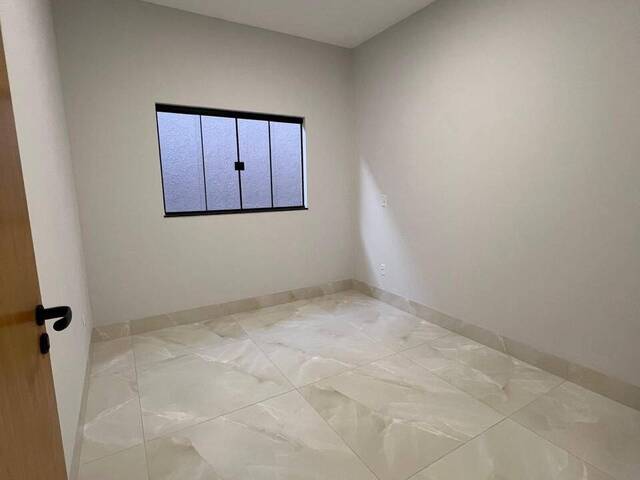 #4064 - Casa para Venda em Aparecida de Goiânia - GO