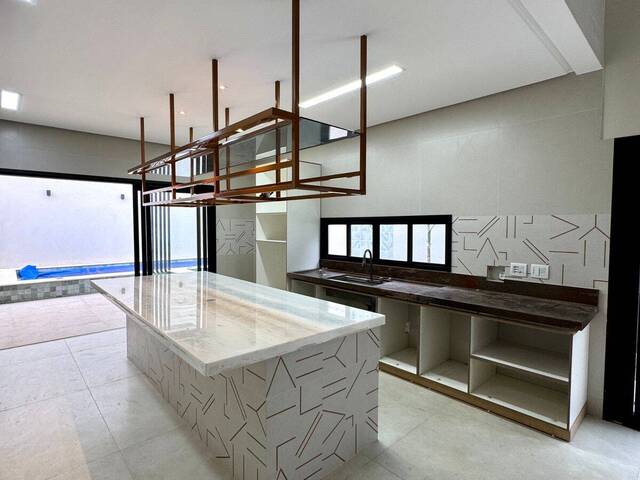 #4067 - Casa para Venda em Goiânia - GO