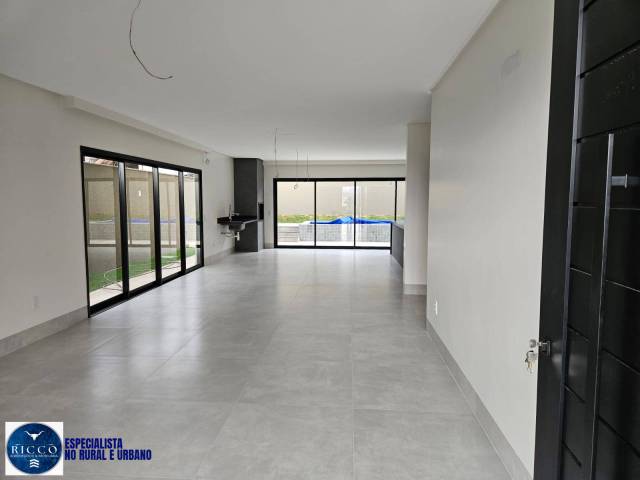 #4100 - Casa em condomínio para Venda em Senador Canedo - GO