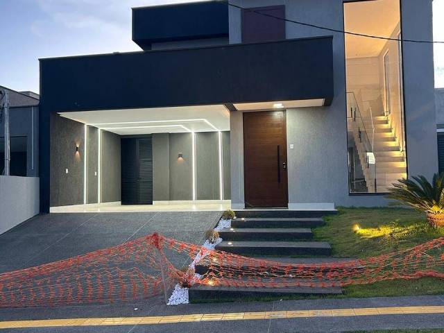 #4120 - Casa em condomínio para Venda em Senador Canedo - GO