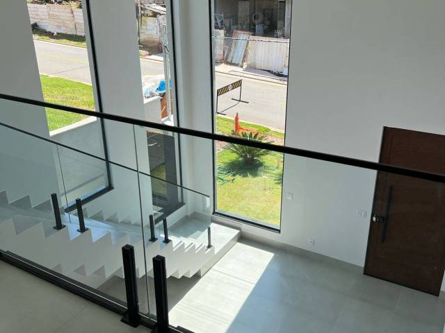 #4120 - Casa em condomínio para Venda em Senador Canedo - GO