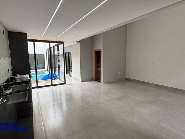Casa para Venda em Goiânia - 4