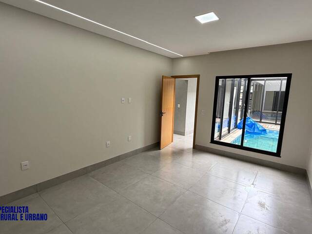 Casa para Venda em Goiânia - 5