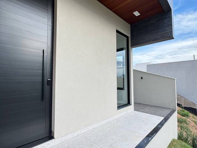 #4187 - Casa em condomínio para Venda em Senador Canedo - GO