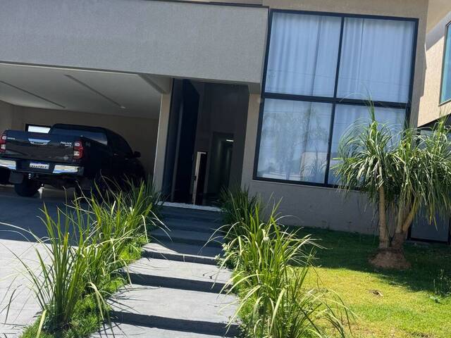 #4253 - Casa para Venda em Senador Canedo - GO