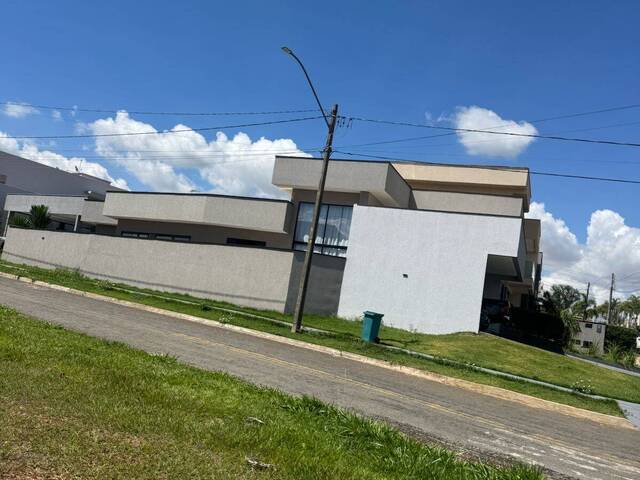 #4253 - Casa para Venda em Senador Canedo - GO