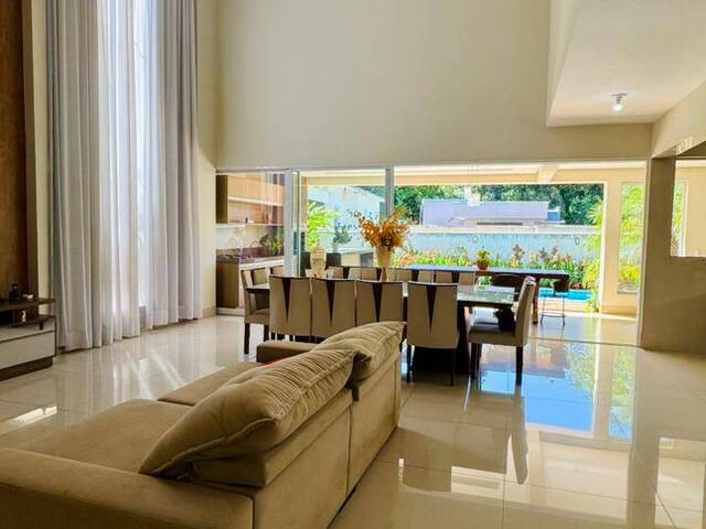 #4398 - Casa em condomínio para Venda em Goiânia - GO