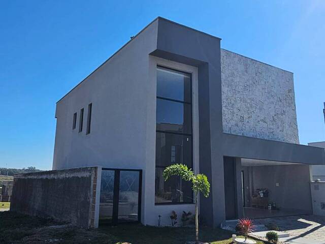 #4457 - Casa em condomínio para Venda em Senador Canedo - GO
