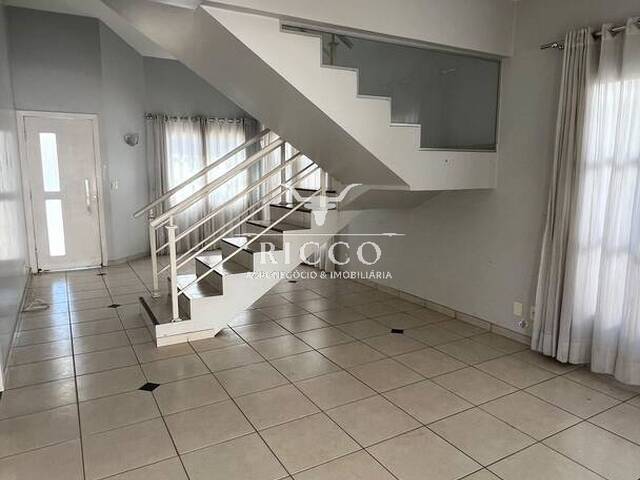Casa em condomínio para Venda em Goiânia - 4